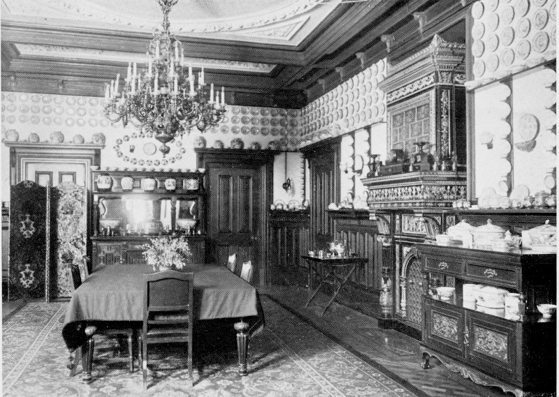 Dining room decorated with East Indian porcelain